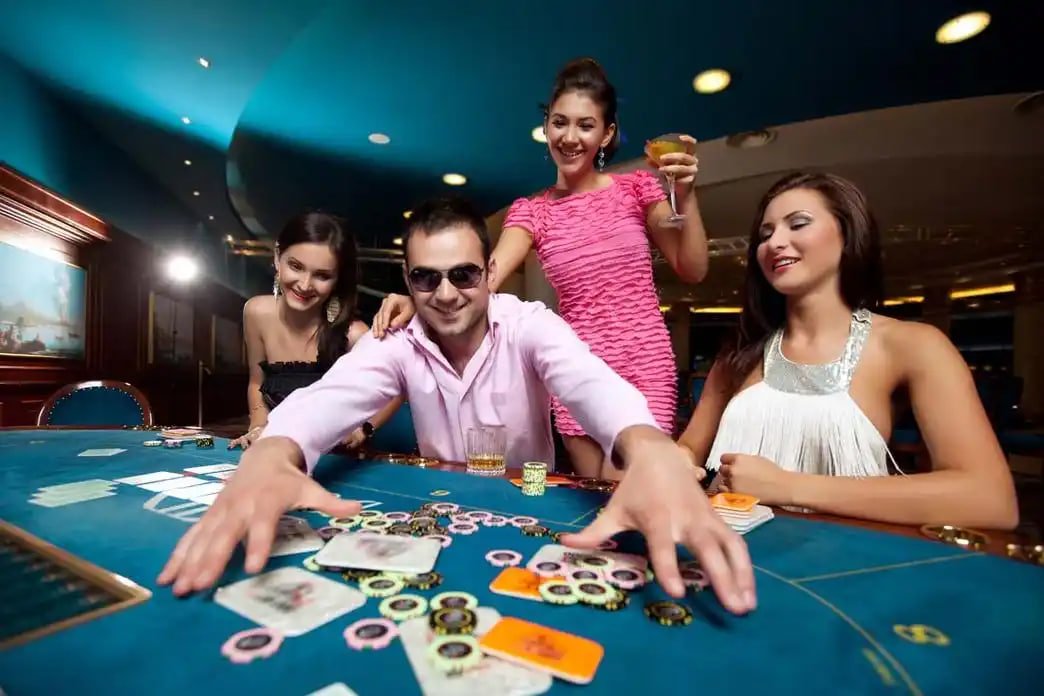 2854bet homepage hero layout showing mobile-friendly gaming access